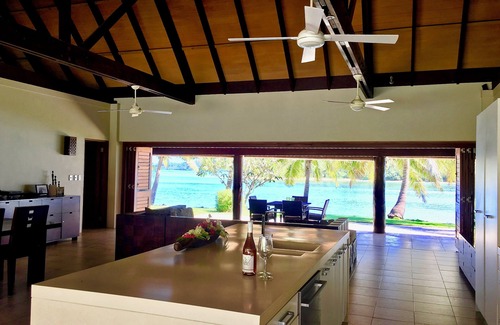 Malolo Lailai Island Villa | Nai Kawakawa 5 Star Beach Front Complex nMusket Cove Malolo Lailai Island, Fiji