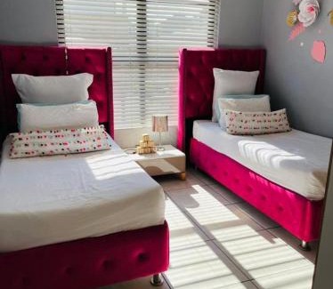 Tshwane Apartment | Naidzulafi lagoon 3-bed entire apartment