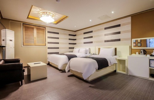Naju Hotel | Naju M