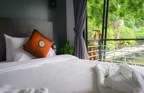 Ban Khao Hotel | Nakhaburi Hotel & Resort