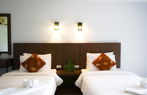 Ban Khao Hotel | Nakhaburi Hotel & Resort