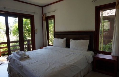 Ban Khao Hotel | Nakhaburi Hotel & Resort