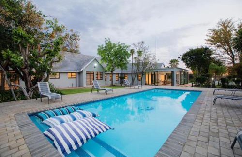 Madibeng Cabin | Naledi@53 Private Game Farm