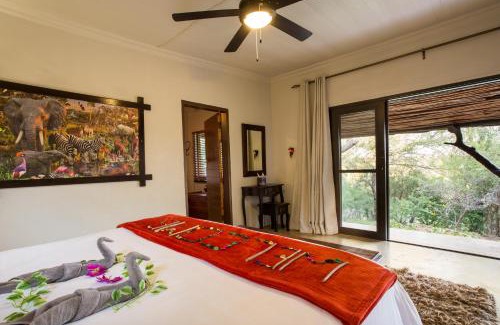 Maruleng Cabin | Naledi Lodges