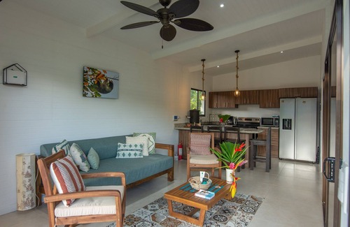 Cahuita House | Namaitamí Beautiful Home few steps to Cahuita National Park