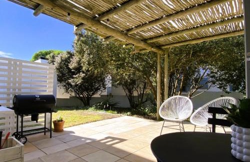 Paternoster House | Namaste Cottage - Garden Facing 2-sleeper Hideaway