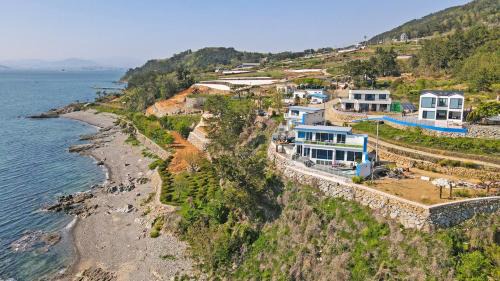 Namhae Villa | Namhae Bokkongii Seesru Ocean View Poolvilla