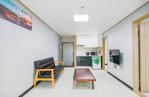 Tanghang-ri House | Namhae Gonige Pension