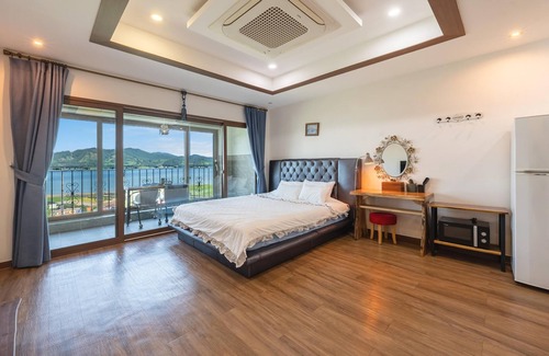 Tanghang-ri House | Namhae Ryu&lee Pet Pension