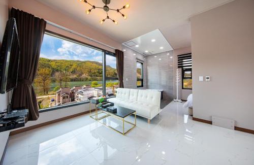 Namsan House | Namiseom 2020 Spa Poolvilla