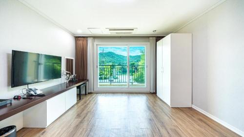 Namwon House | Namwon Hanjeungwonstay Pension