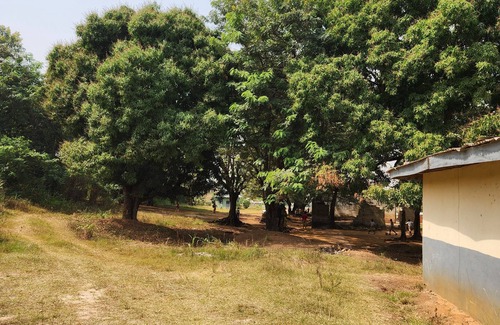 Ajumako House | Nana's charming 3-bedroom house with WiFi, AC in serene Besease. Near Kumasi