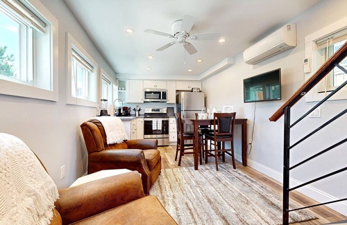 Ocean Park Apartment | Nana's Cottage by Bayley Vacation Rentals