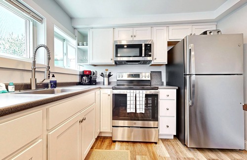 Ocean Park Apartment | Nana's Cottage by Bayley Vacation Rentals