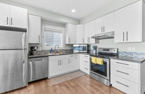 Regional District of Nanaimo House | Nanaimo 2BR Oceanview Suite w/Kitchen & Laundry