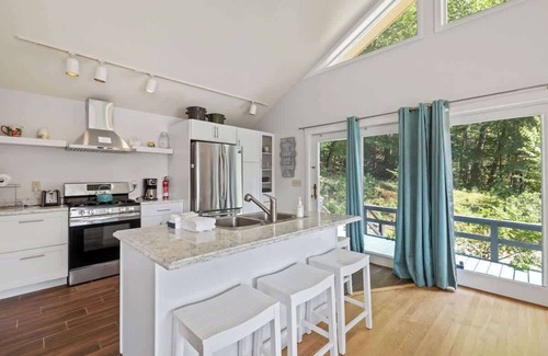Sanbornville House | Nanas Nest - Lakefront Studio on Lovell Lake