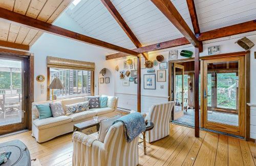 West Tisbury House | Nana’s Treehouse