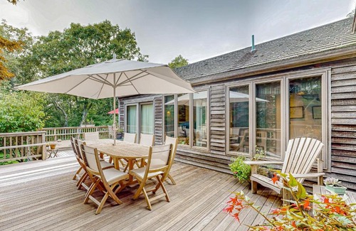 West Tisbury House | Nana’s Treehouse