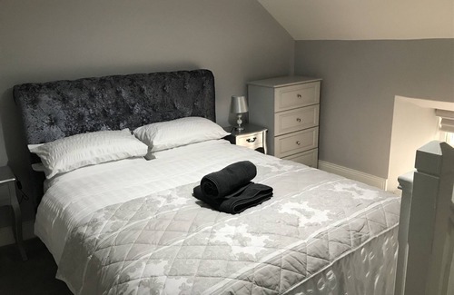 Waterford Other | Nancy’s luxury Farmhouse beside the Greenway