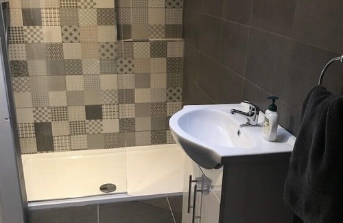 Waterford Other | Nancy’s luxury Farmhouse beside the Greenway