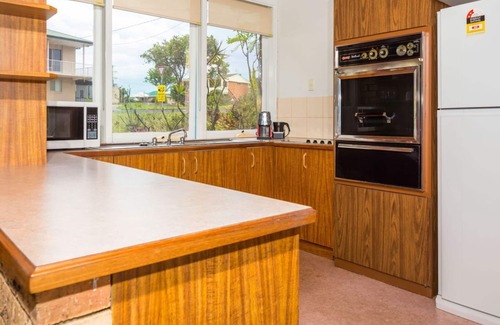 Batehaven House | 'Nandina' Coastal Clifftop Lookout