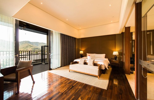 Longmen County Hotel | Nankun Shanju Hot Spring Resort