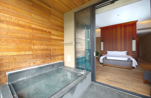 Longmen County Hotel | Nankun Shanju Hot Spring Resort