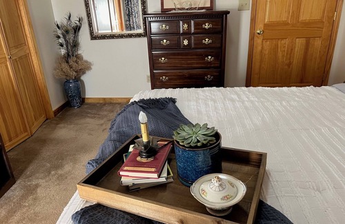 Jonesboro Bed & Breakfast | Nanny's Place -In Heart of Wine Trail/Hiking.