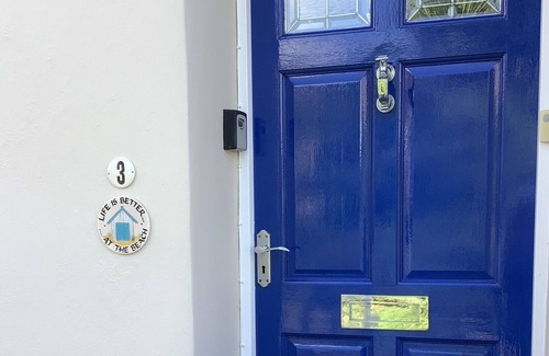 Instow Cottage | Nannys Cottage, dog friendly, high standard throughout, 2 mins to beach