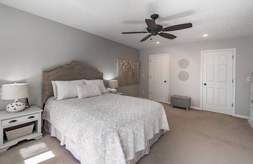 Regional District of Nanaimo House | Nanoose Bay Hillside Retreat w view, ocean/forests access, hot-tub. April-Oct+