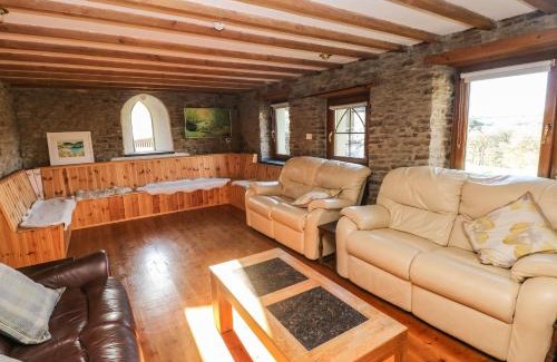 Mawr House | Nant Moel Isaf Farm