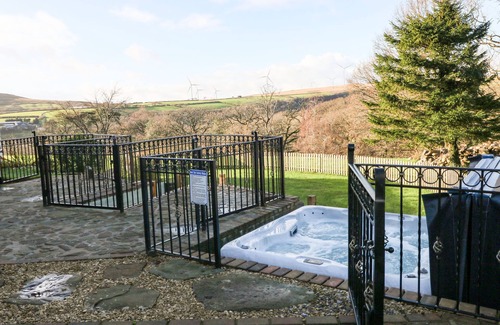 Mawr Cottage | Nant Moel Isaf Farm