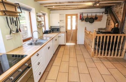 Mawr House | NANT MOEL ISAF FARM, pet friendly, with hot tub in Pontardawe