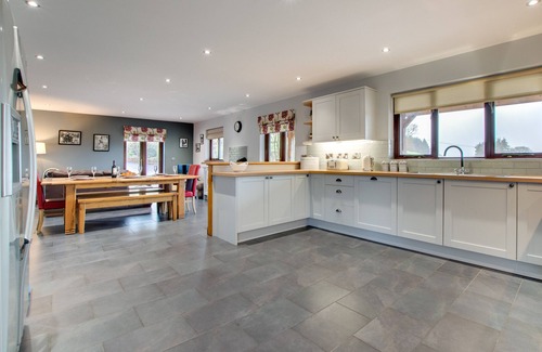 Bala House | Nant y Llyn - Three Bedroom House, Sleeps 8