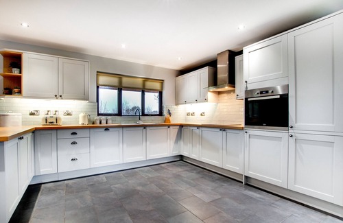 Bala House | Nant y Llyn - Three Bedroom House, Sleeps 8