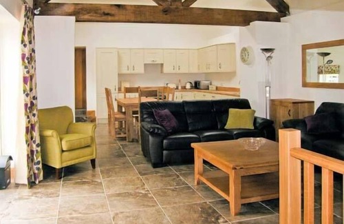 Graigfechan Cottage | NANT YR HENDRE, family friendly, with hot tub in Pentre Celyn