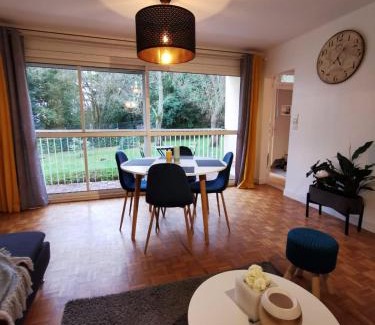 Eraudiere-Renaudiere Apartment | Nantes RENAUDIERE - Proche Parc Expo Stade Beaujoire - Wifi - Parking - Tramway bus