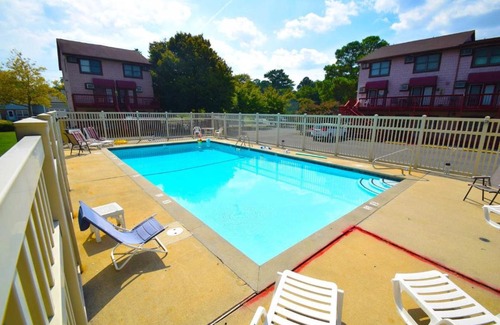 Caine Woods House | Nanticoke Square 207B townhouse