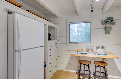 Fernandina Beach Apartment | 'Nantucket Cottage' w/Fishing Dock + Sunsets