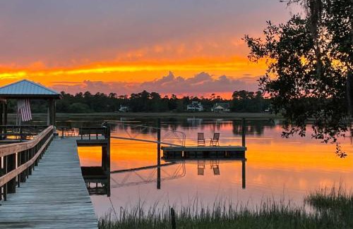 Fernandina Beach Apartment | Nantucket Cottage with Fishing Dock and Sunsets