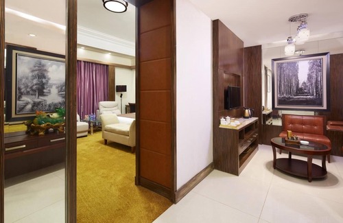Tianhe Hotel | Nanyang King's Gate Hotel - Free Shuttle Service to Canton Fair