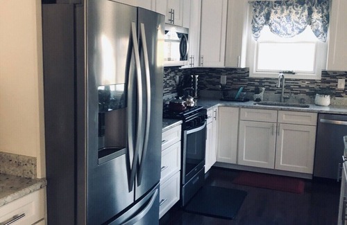 Parkville House | Naomi’s Beautiful Baltimore Studio Suite~Sleeps 2