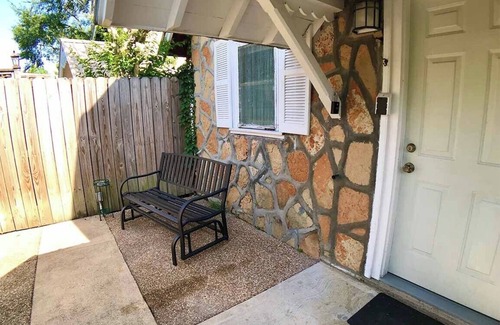 Eureka Springs Cottage | Napa Rock Cottage/#7 Oak Crest