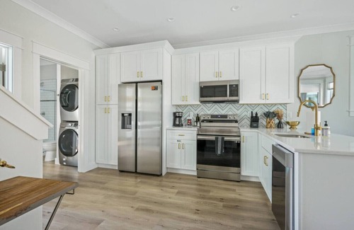 Wilmington Historic District Boat Rental | Napa @ The Cove Riverwalk Villas