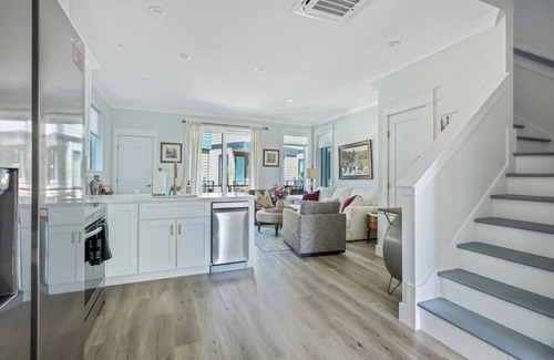 Wilmington Historic District Boat Rental | Napa @ The Cove Riverwalk Villas