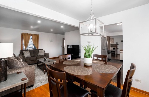 Fox Valley House | Naperville Rental- Knoll Drn