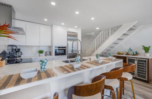 Napili House | Napili Point C3 · NP C3 Renovated OceanFront to Whale Watch Rela