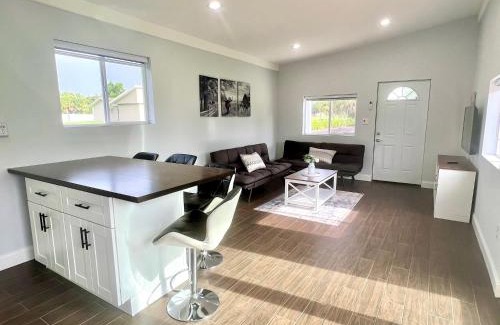 Rural Estates House | Naples Charming Cottage