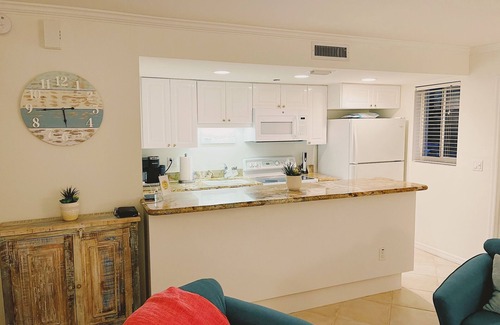 Old Naples Condo | Naples Escape in the heart of 5th Avenue