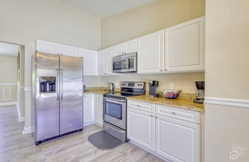 Rural Estates House | Naples, Heated Pool, 4bdr, 8 guest, private yard